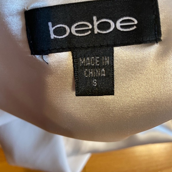 Halter neck backless dress - Picture 3 of 3